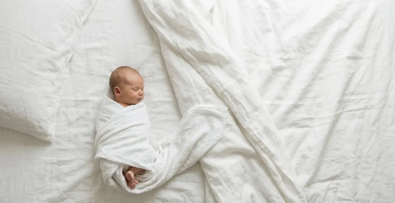 Différents cadrages photographiques d'un bébé montrant les zones pour le texte